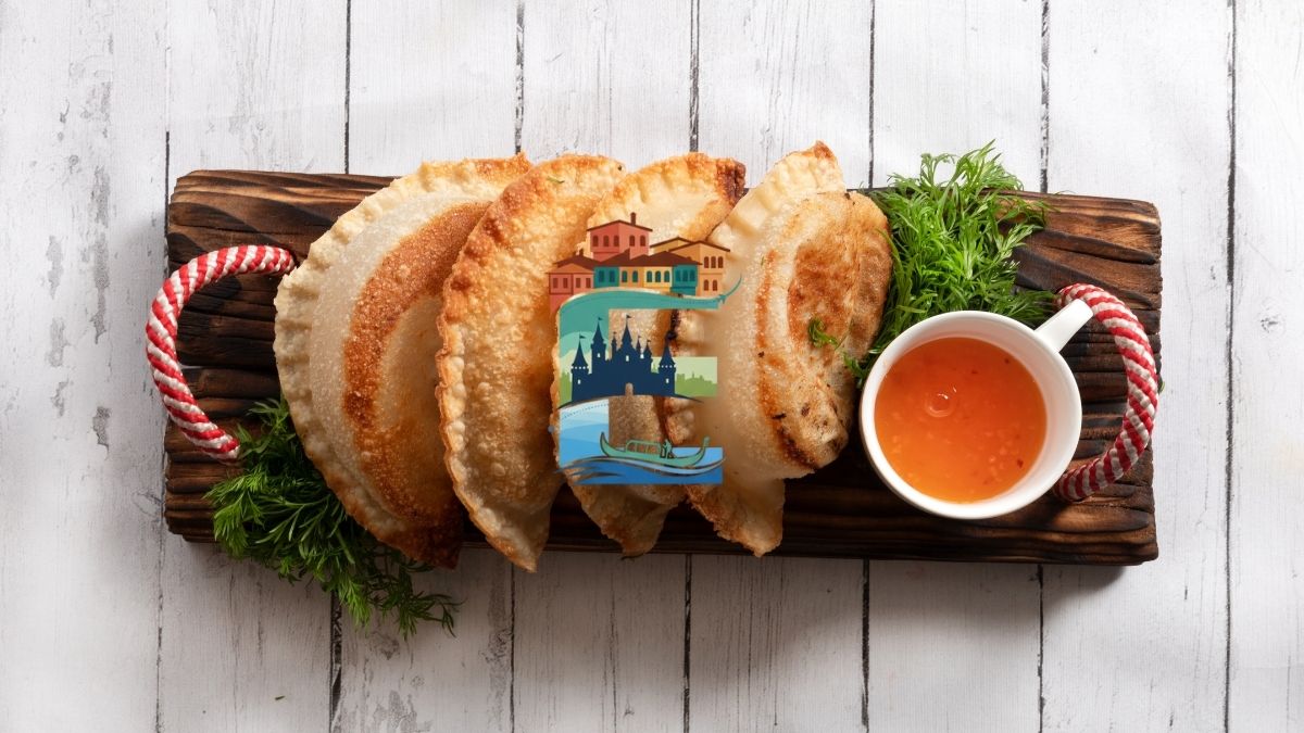 Turist Gibi Değil, Yerli Gibi Ye: En İyi Çibörek Nerede Yenir ve "Çatal-Bıçak Yasak" Kuralı